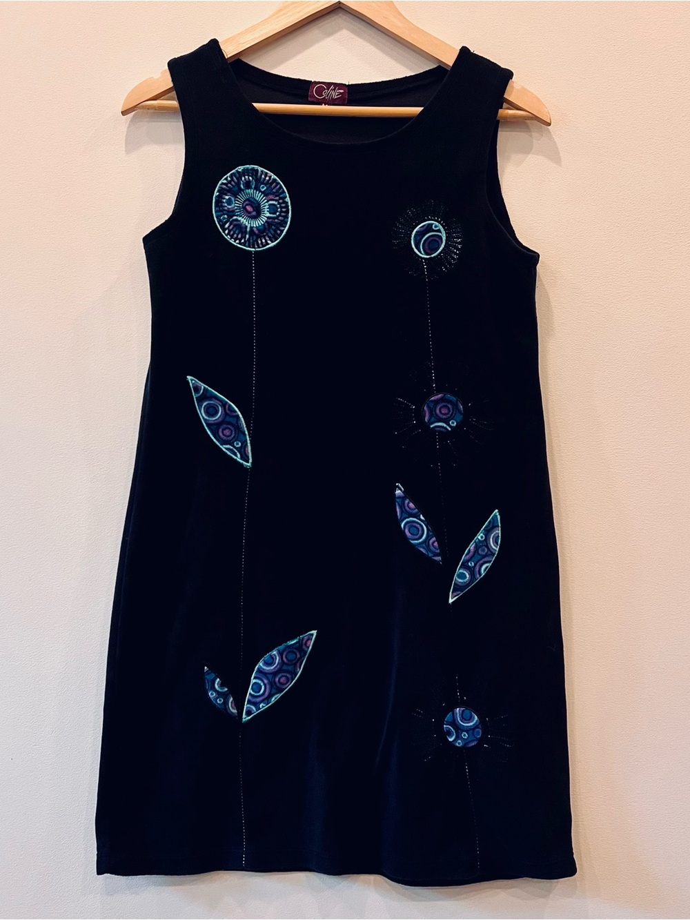 Coline Black Sleeveless Velvet Fleece A-Line Dress Colorful Appliques M EUC Boho